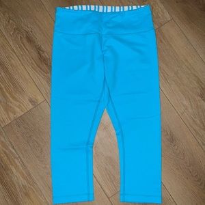 Lululemon Size 6 N1 Bright Blue Crop Leggings